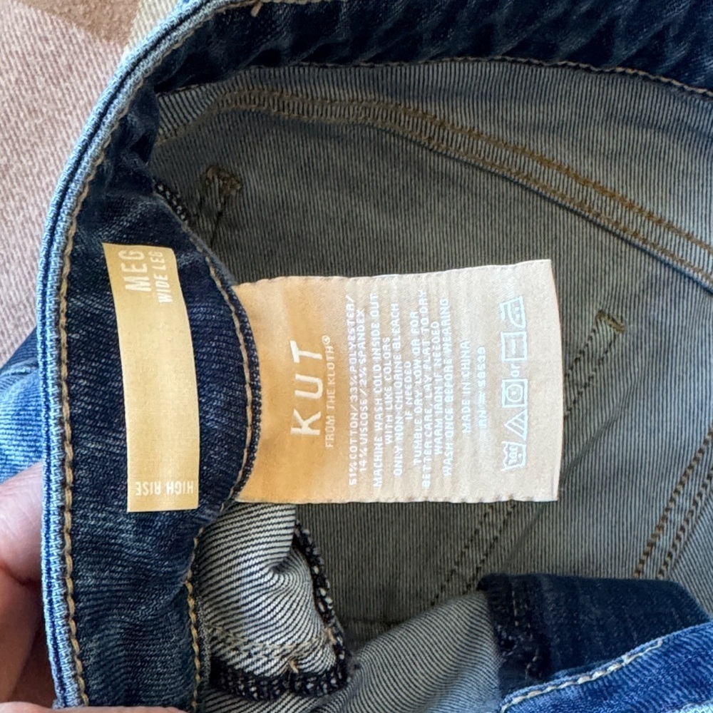 Kut from the Kloth Meg Blue Wide Leg Jeans - Picture 9 of 13